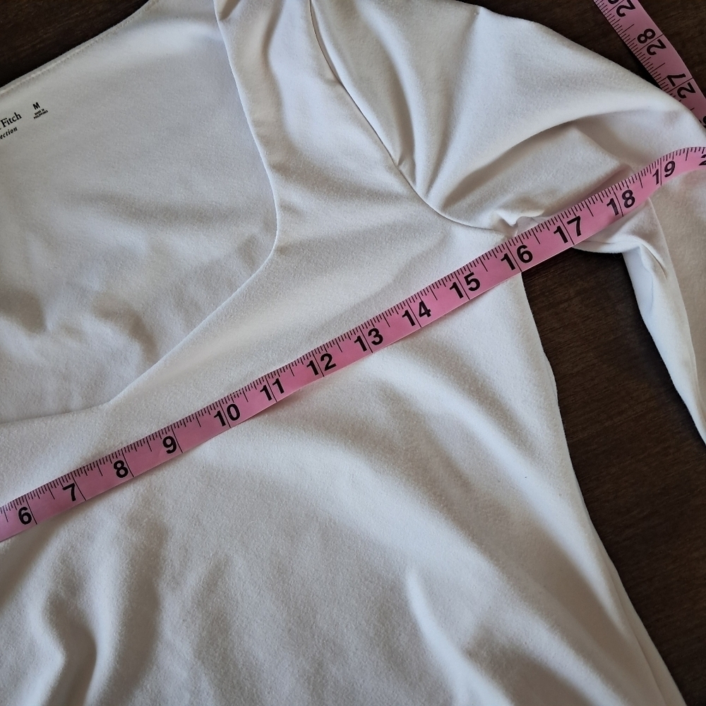 Abercrombie & Fitch Soft AF Seamless Long-Sleeve Ivory Bodysuit Size Medium - Picture 8 of 8